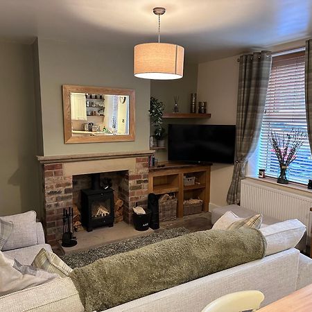 Prince St Cottage - Haworth - Sleeps 4 ภายนอก รูปภาพ