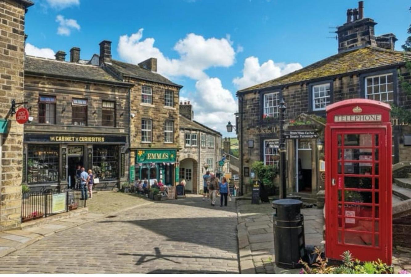 Prince St Cottage - Haworth - Sleeps 4 ภายนอก รูปภาพ